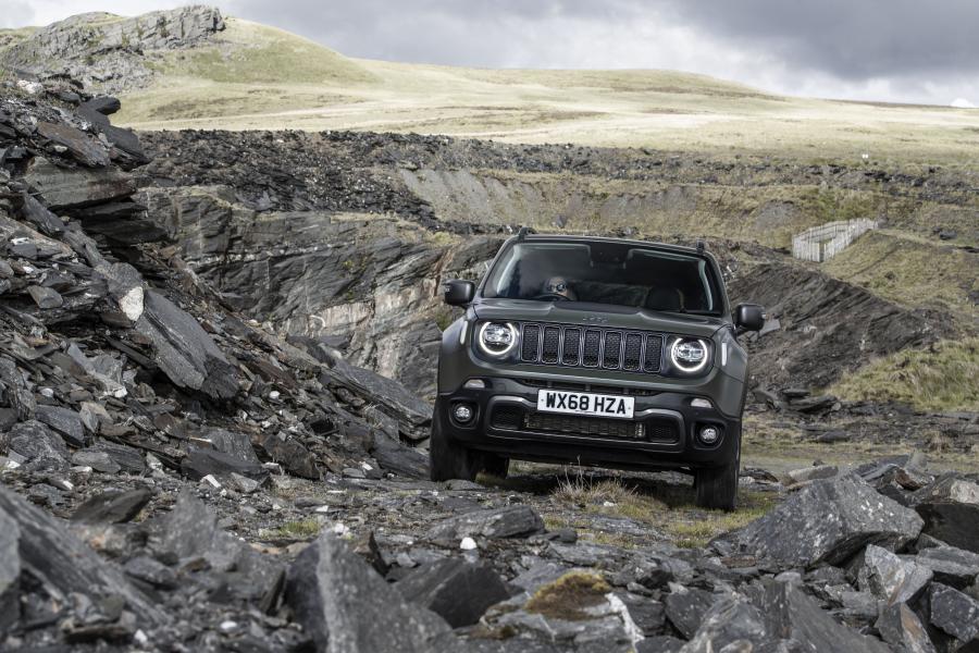  Jeep Renegade Trailhawk (BU) 2018 года  (UK) (фото 17 из 36)